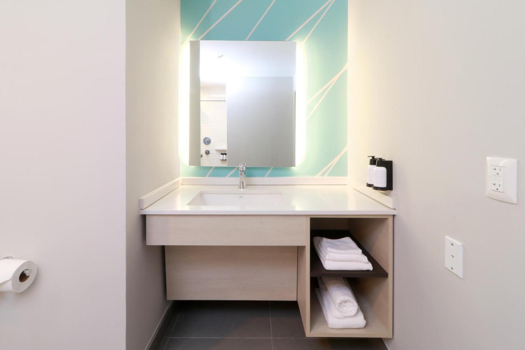 Avid Hotels - Tijuana - Otay By Ihg Eksteriør billede